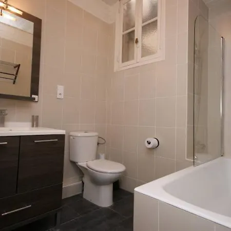 아파트 Sleeps 6 Wifi 칸느